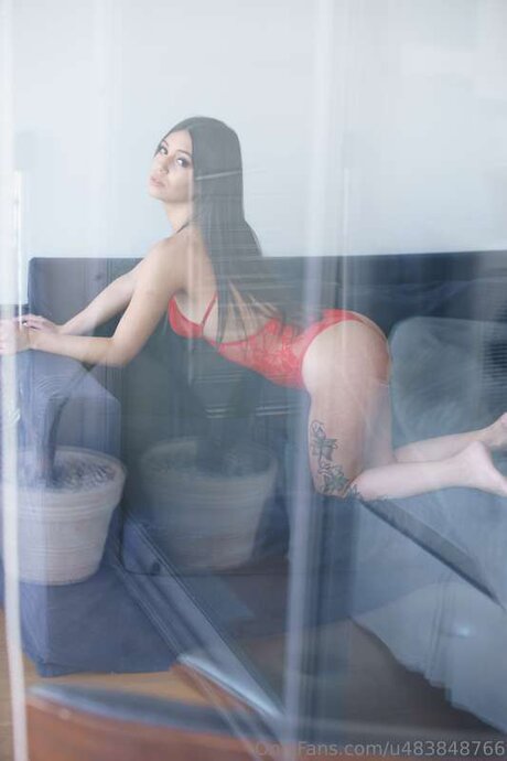 Cute Leslie star hot galleries