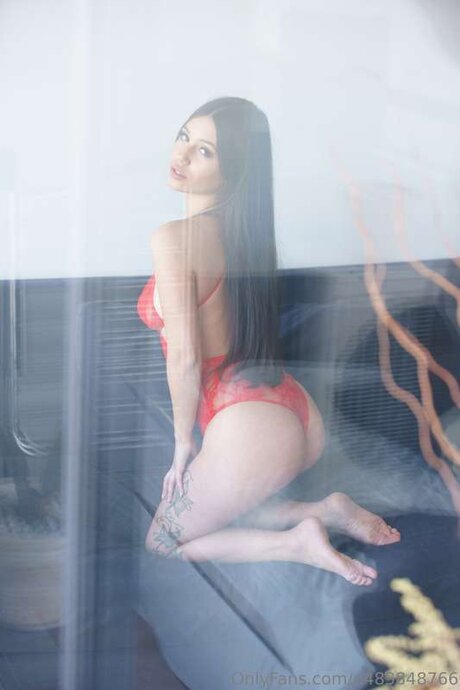 Cute Leslie pornstar erotic photo