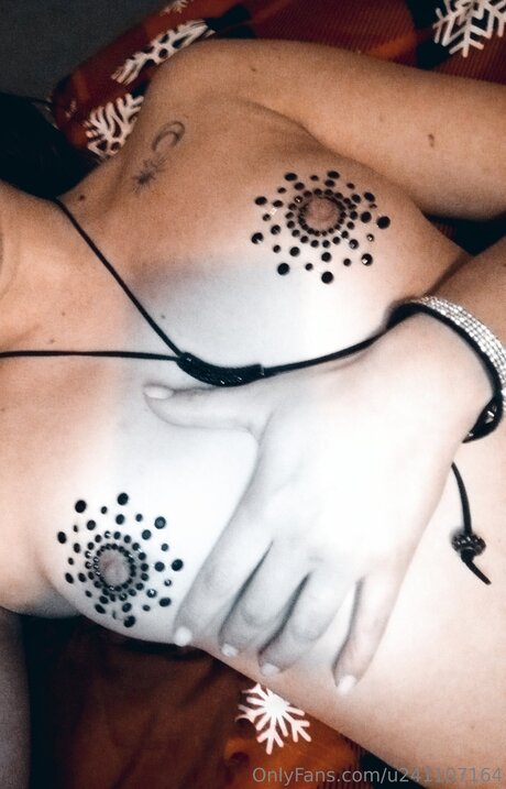 U241107164 pornstar hot pics