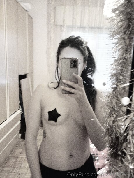 U241107164 star adult picture