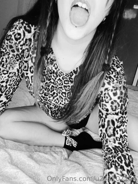 U241107164 nude pornstar archive