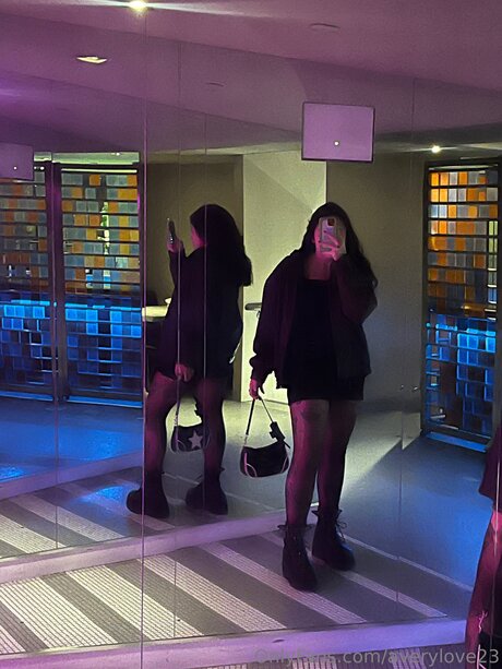 Averylove23 adult actress picture