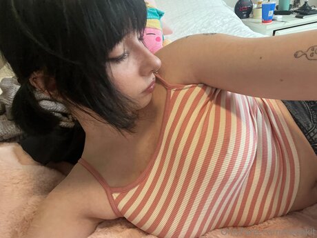 Neonkit model xxx pic