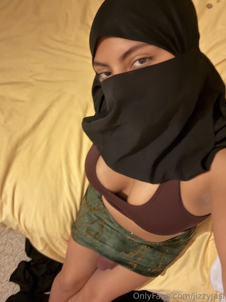 Jizzyjasi nude model images