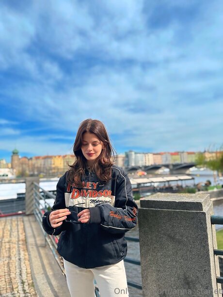 Anna Starlet naked star pic