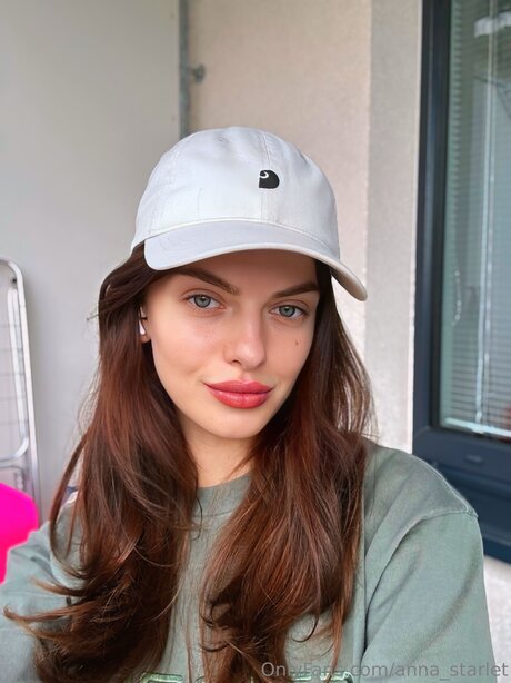 Anna Starlet sexy pornstar photos