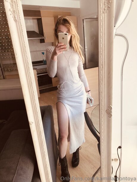 Kamiilamontoya hot actress images