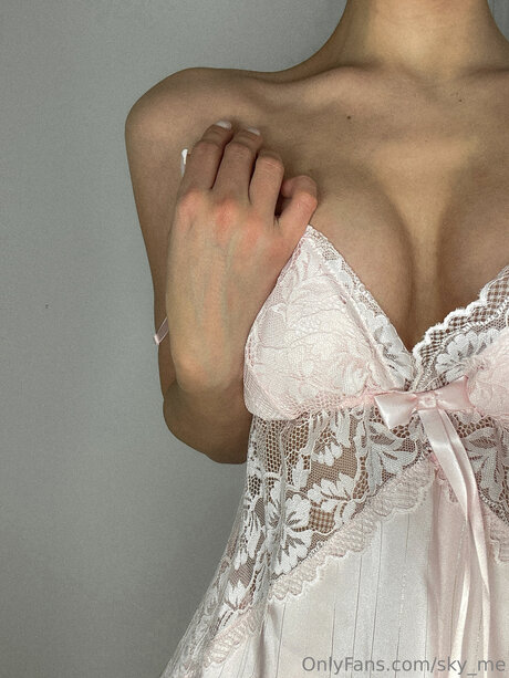 Sky Me model exclusive gallery