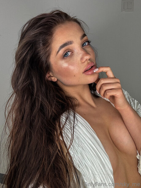 Sky Me star erotic pics