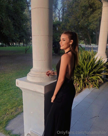 Lunamuhler top model photos