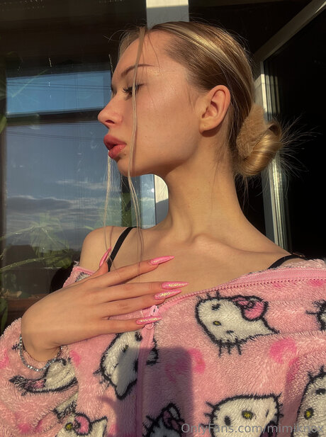 Mimiknox Official sex model photo