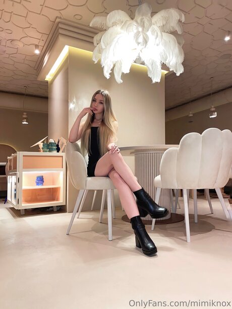 Mimiknox Official naked actress archive