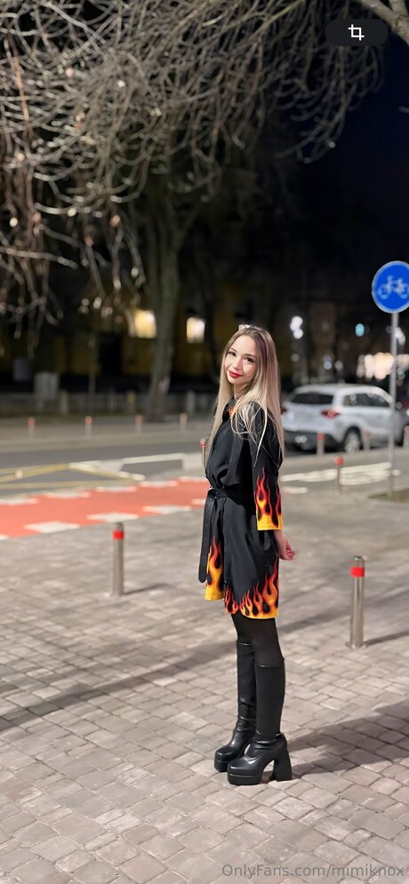 Mimiknox Official model nude gallery