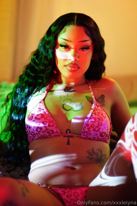 Xxxleiyna erotic pornstar pics