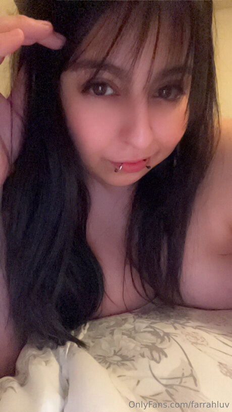 Farrahluv model sexy pic