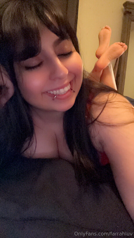 Farrahluv naked pornstar img