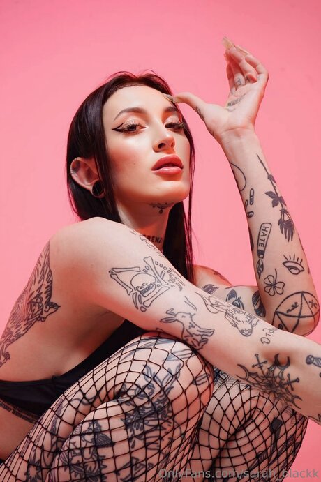 Sarah Blackk star pornographic pics