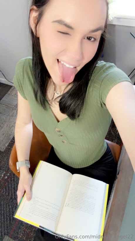 Midnightangel22 pornstar erotic pics