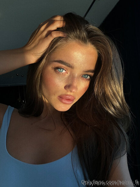 Helmi Fi model erotic image