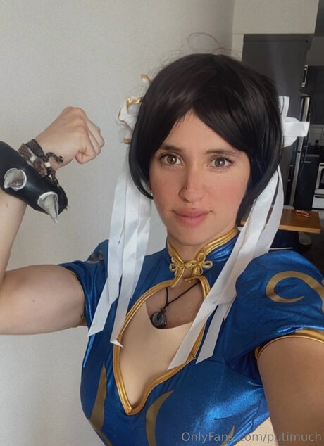 Putimuch hot actress galleries