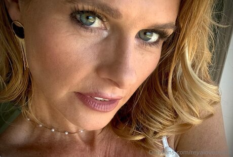 Reyalovenlightvip star free photo