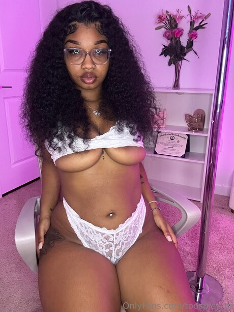 Toospicy Of hot star picture