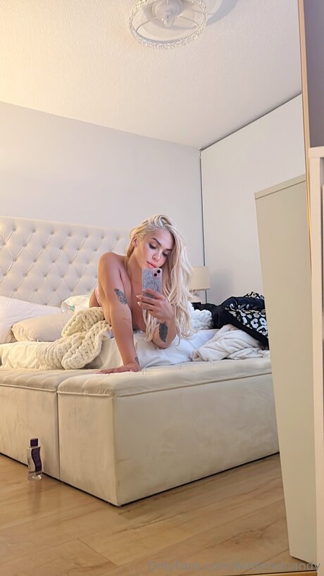 Winterxxcandy model xxx picture