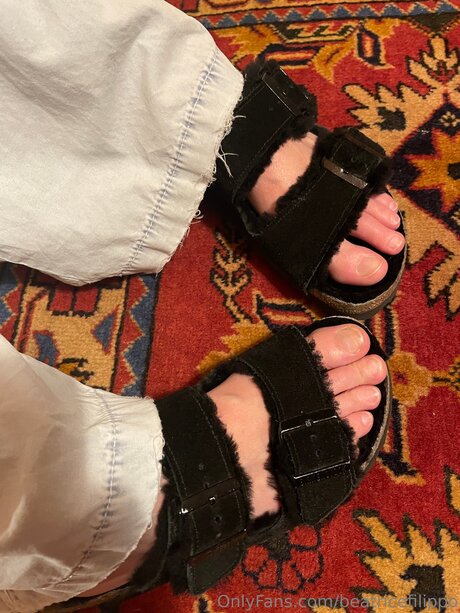 busty mom onlyfans sexy nudes photo