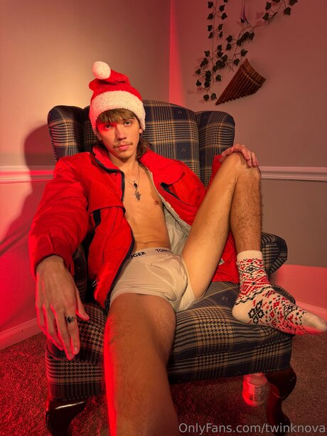 Twinknova star high quality images