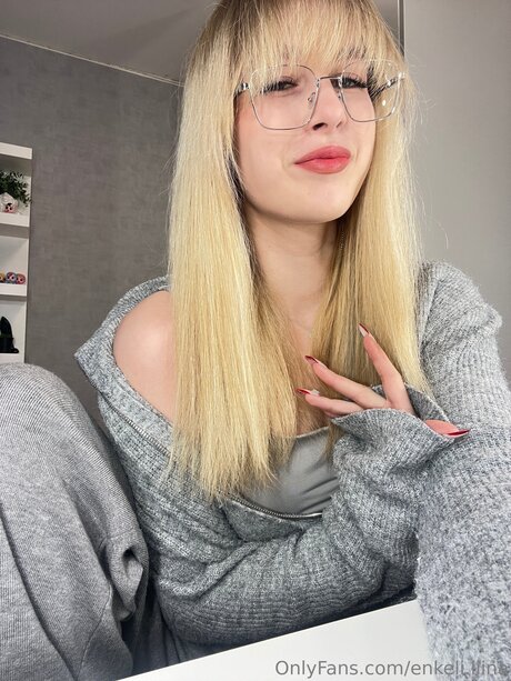 Enkeli Liina star sexy image