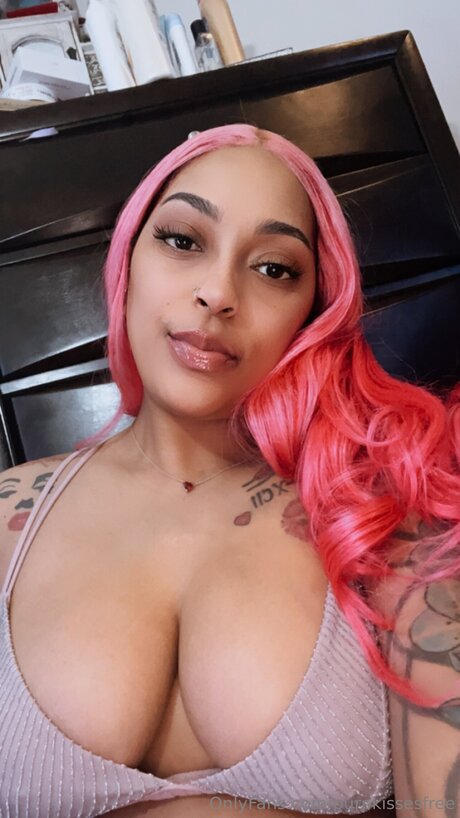 Purpkissesfree star xxx image