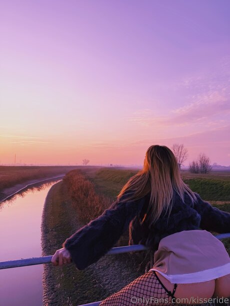 Kisseride star pornographic photo