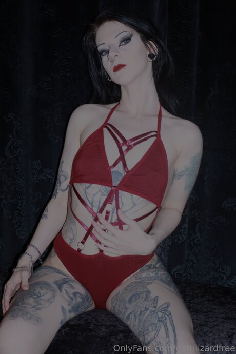 Gothlizardfree star top img