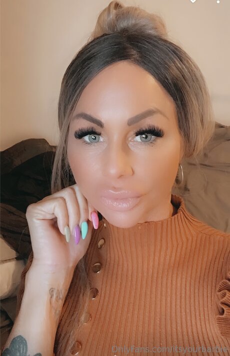 Itsyourbarbie nice pornstar picture