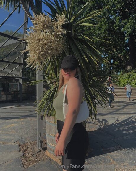 Jadebaabyyy model hd picture