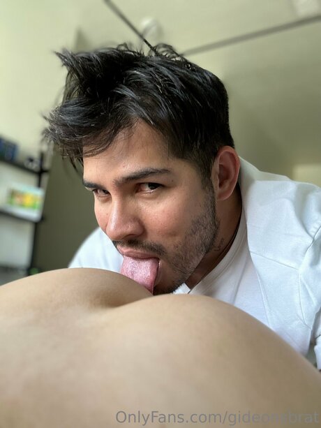 Gideonmazikeen nude star images