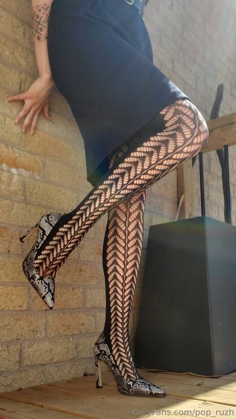 Pop Ruzh naked actress images