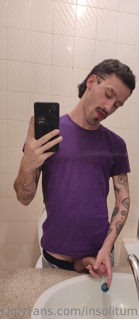 Insolitum pretty model picture