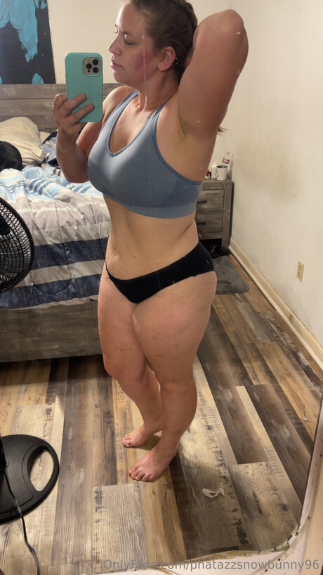 Phatazzsnowbunny96 free model pic