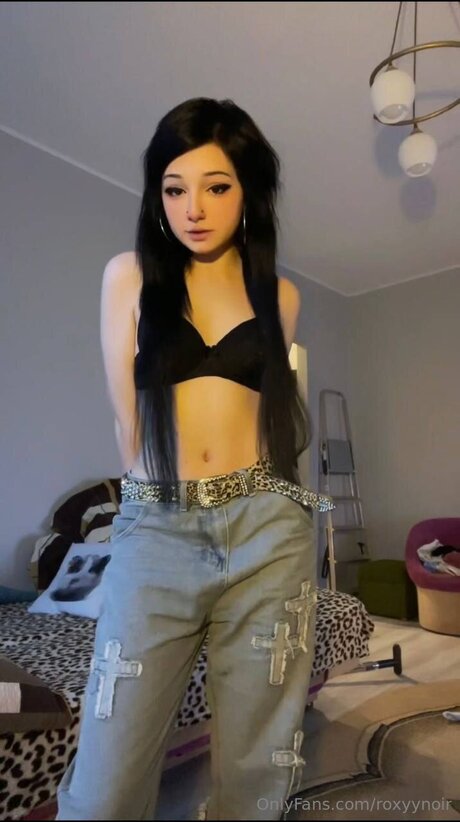 Roxyynoirrr hot actress archive