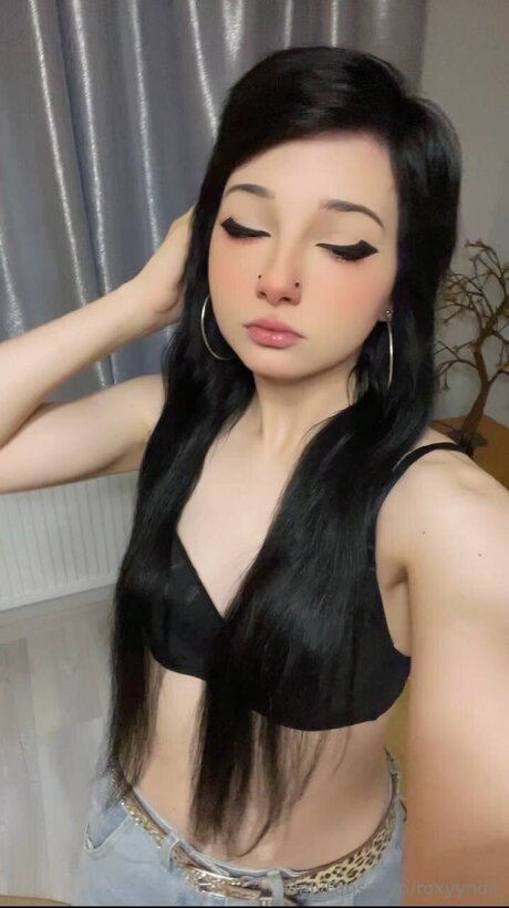 Roxyynoirrr pretty star photo