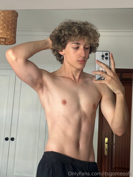 Itsgomesofc model sex photos