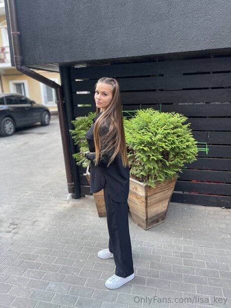 Lissa Key pornstar top pic