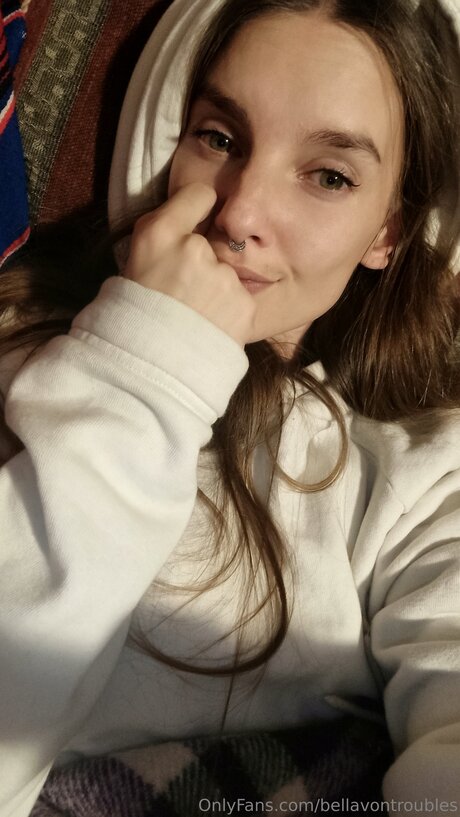 Bellavontroubles erotic model pictures