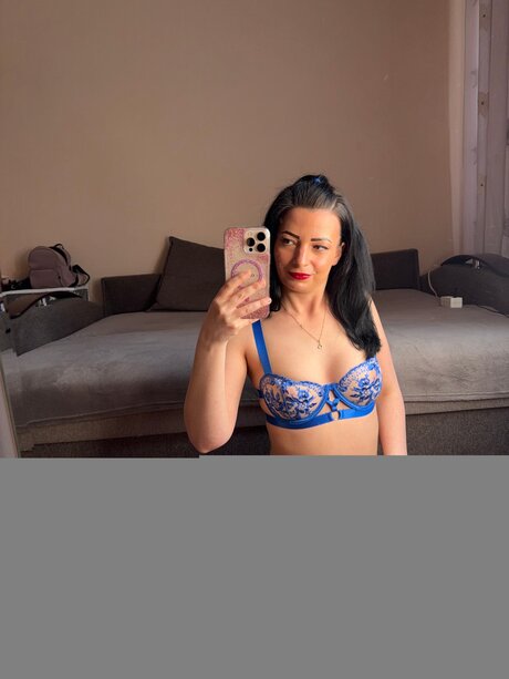 Andrea Bby top star pictures