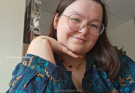 female influencer onlyfans adult img