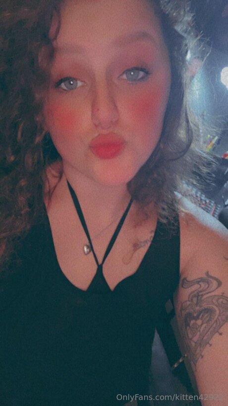 Kitten42922 exclusive pornstar image