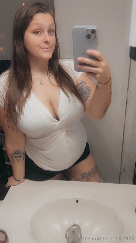 Kitten42922 model sexy gallery