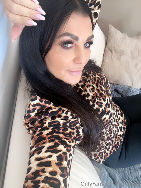 Nolaxlux sexy star pictures