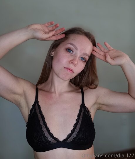 Dia L77 sex pornstar photo